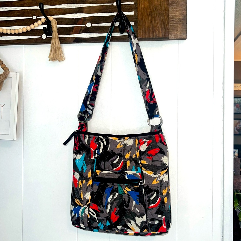 Vera Bradley crossbody - like new.